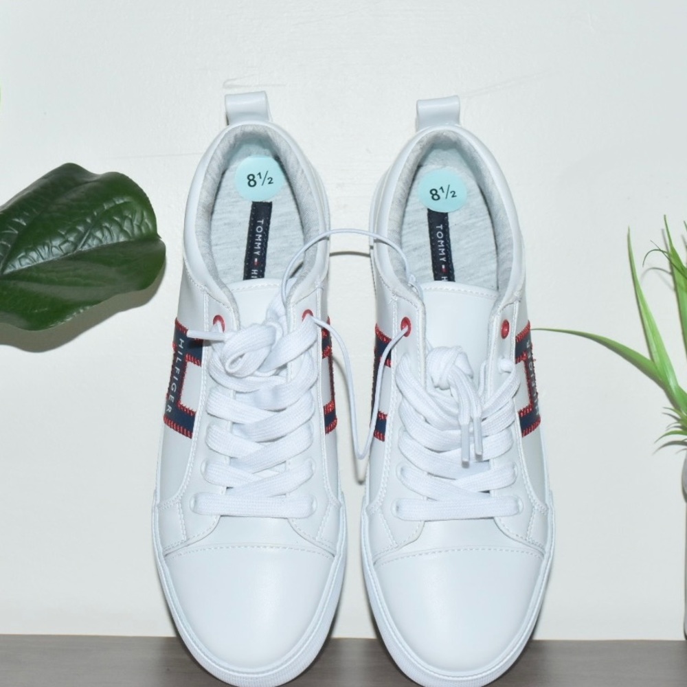 NEW Tommy Hilfiger TWLEMA-C White Leather Sneaker Size 8.5M
